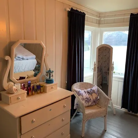 بيت للعطل Charming Old House Kvanne