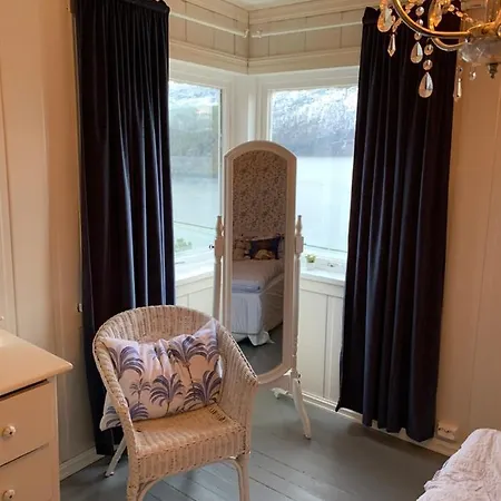 بيت للعطل Charming Old House Kvanne